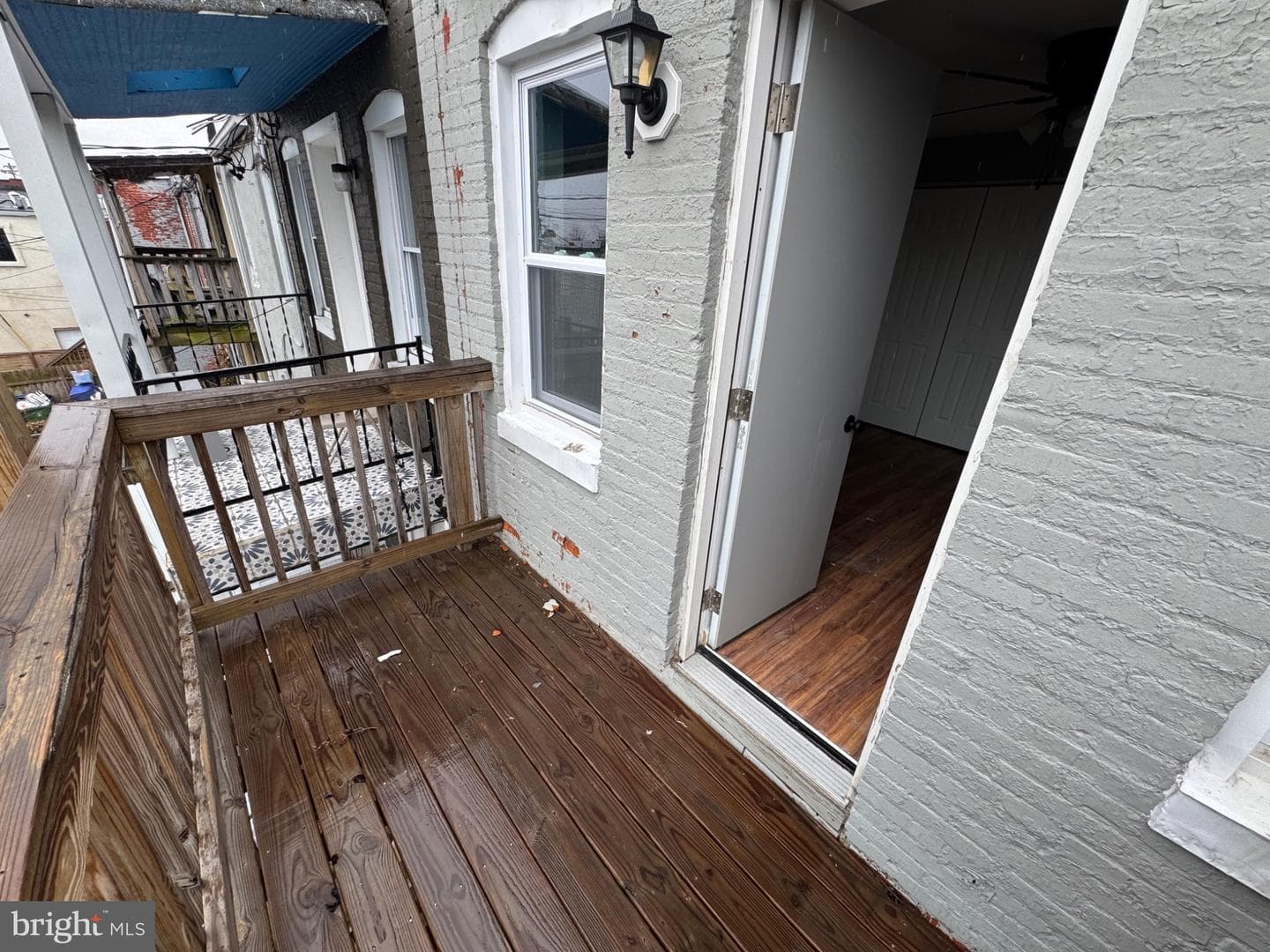 713 N Montford Avenue photo 29