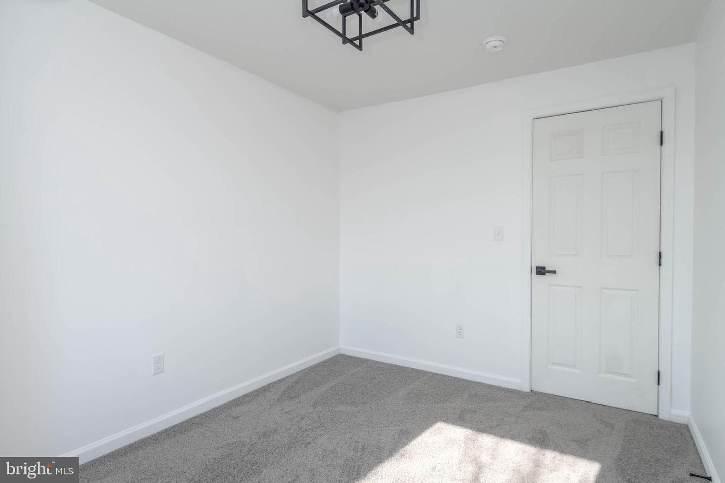 4323 Sheldon Avenue photo 21