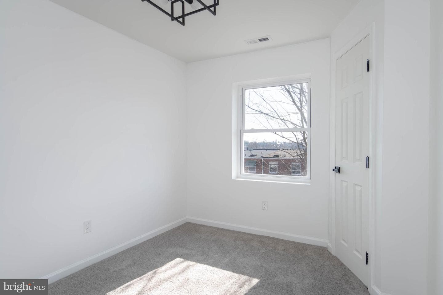 4323 Sheldon Avenue photo 23