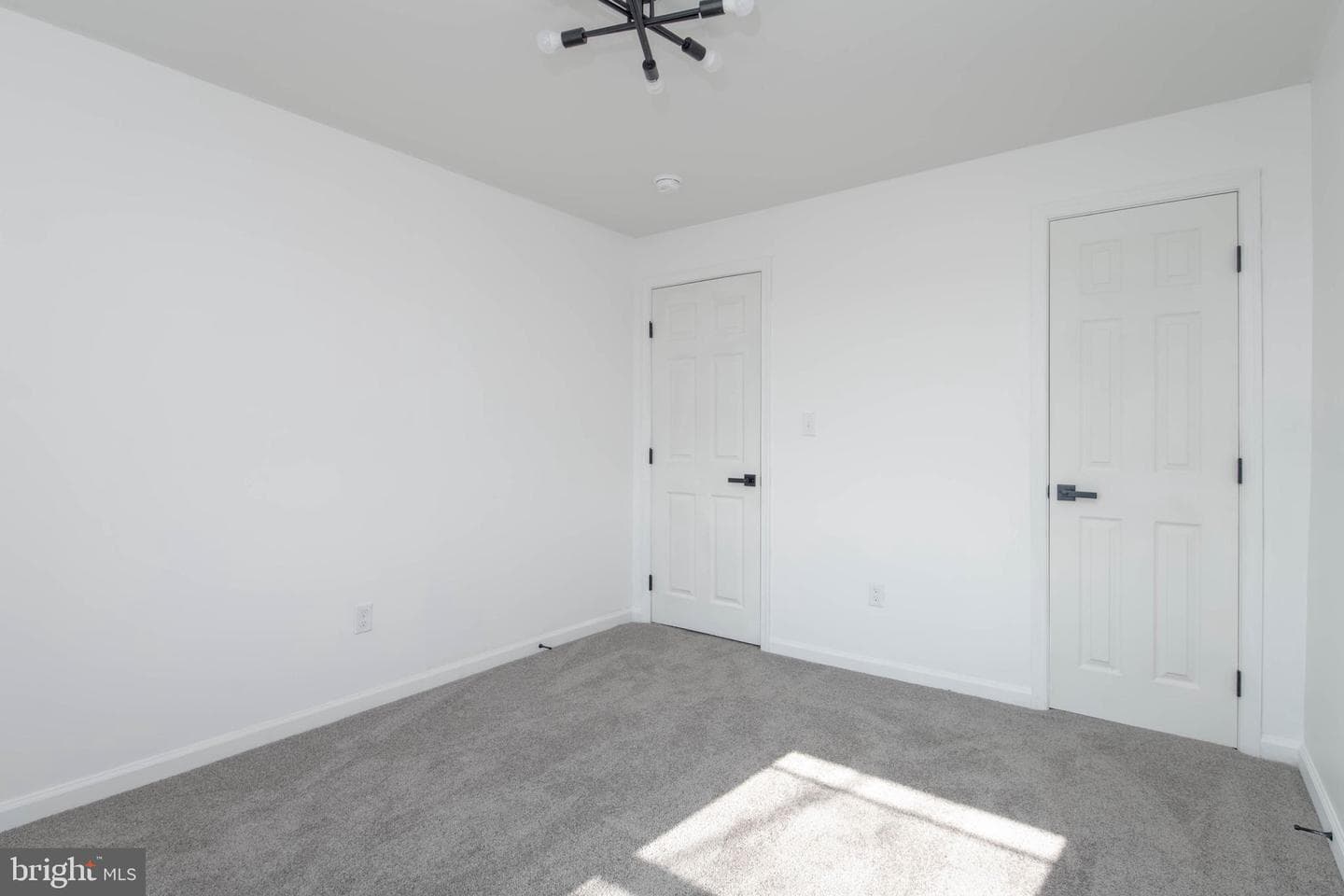 4323 Sheldon Avenue photo 27