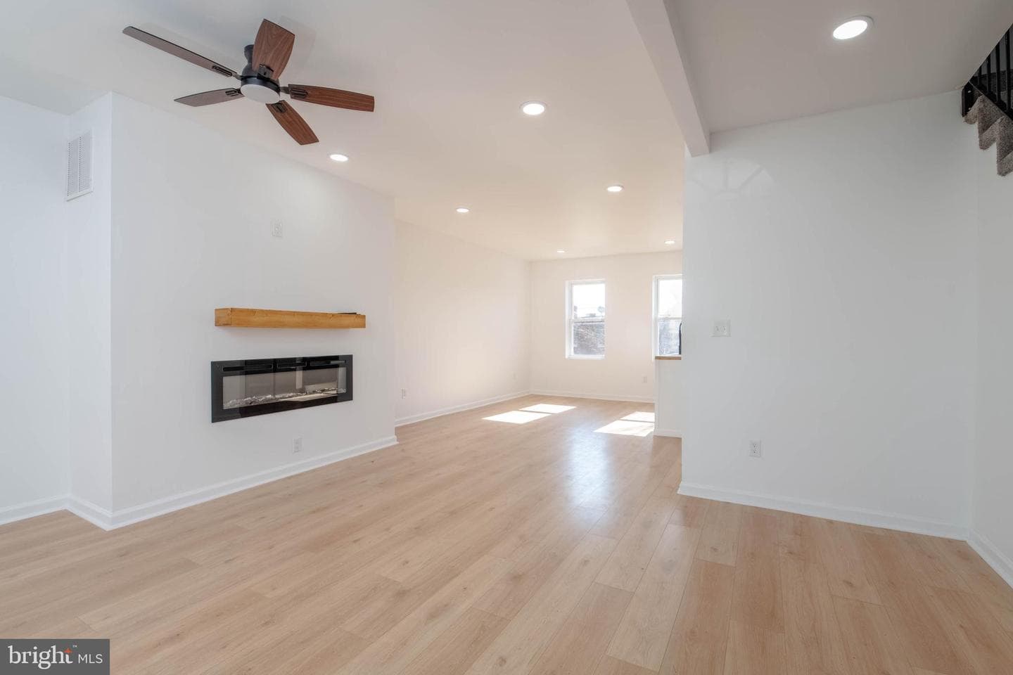 4323 Sheldon Avenue photo 4
