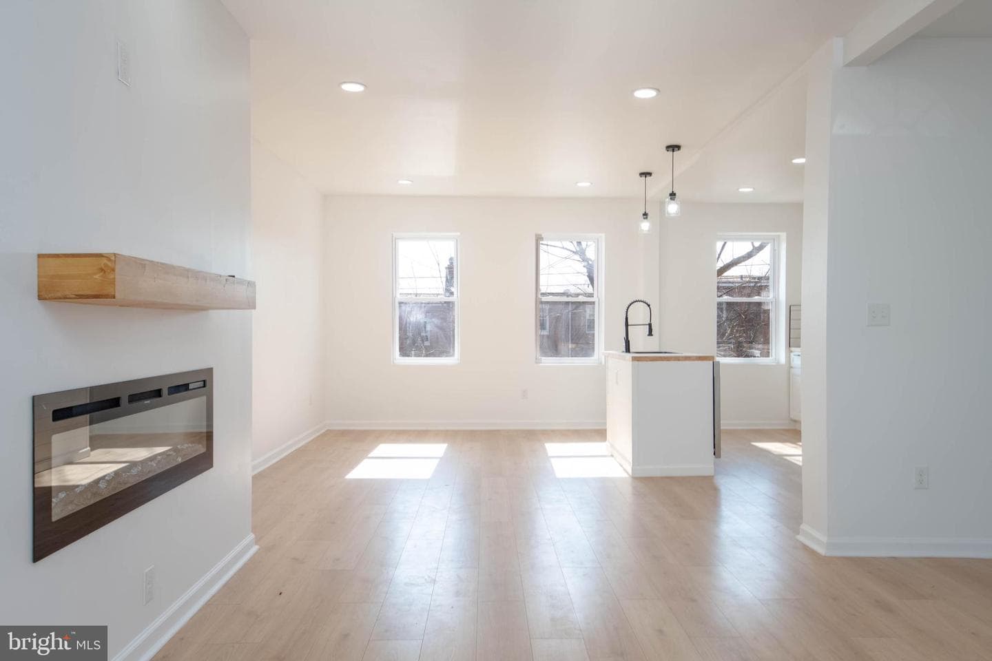 4323 Sheldon Avenue photo 9