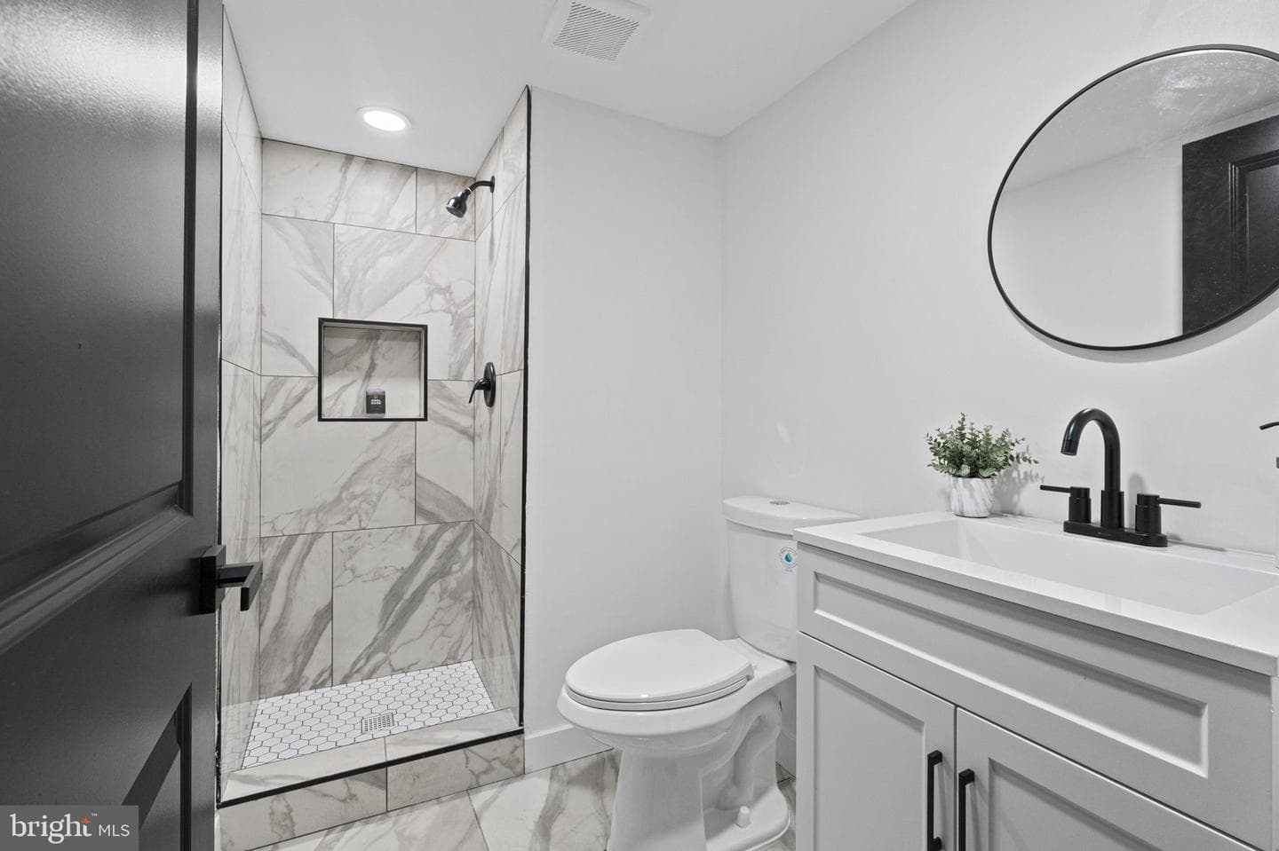 1802 E Lafayette Avenue photo 30