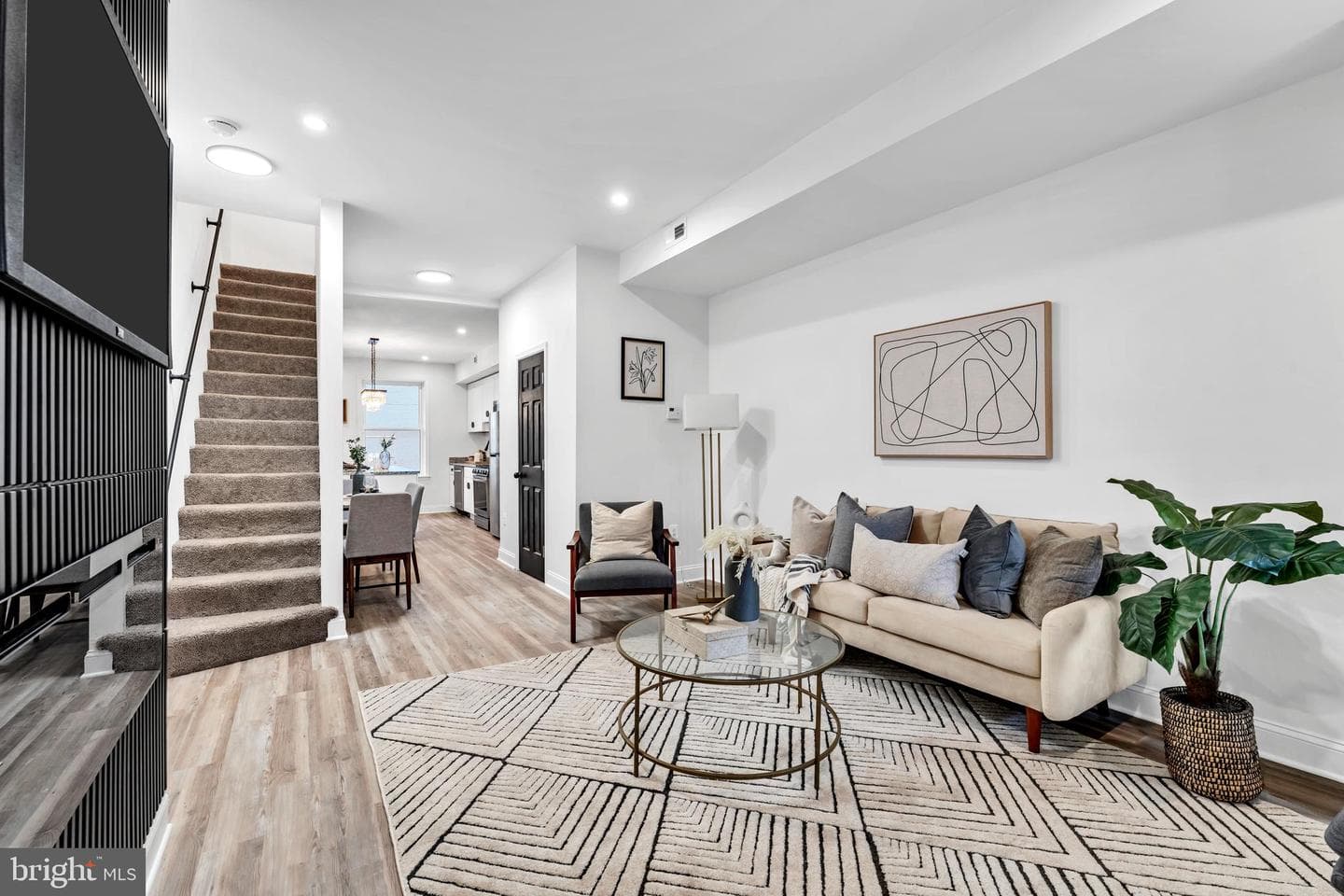 3202 Mcelderry Street photo 3