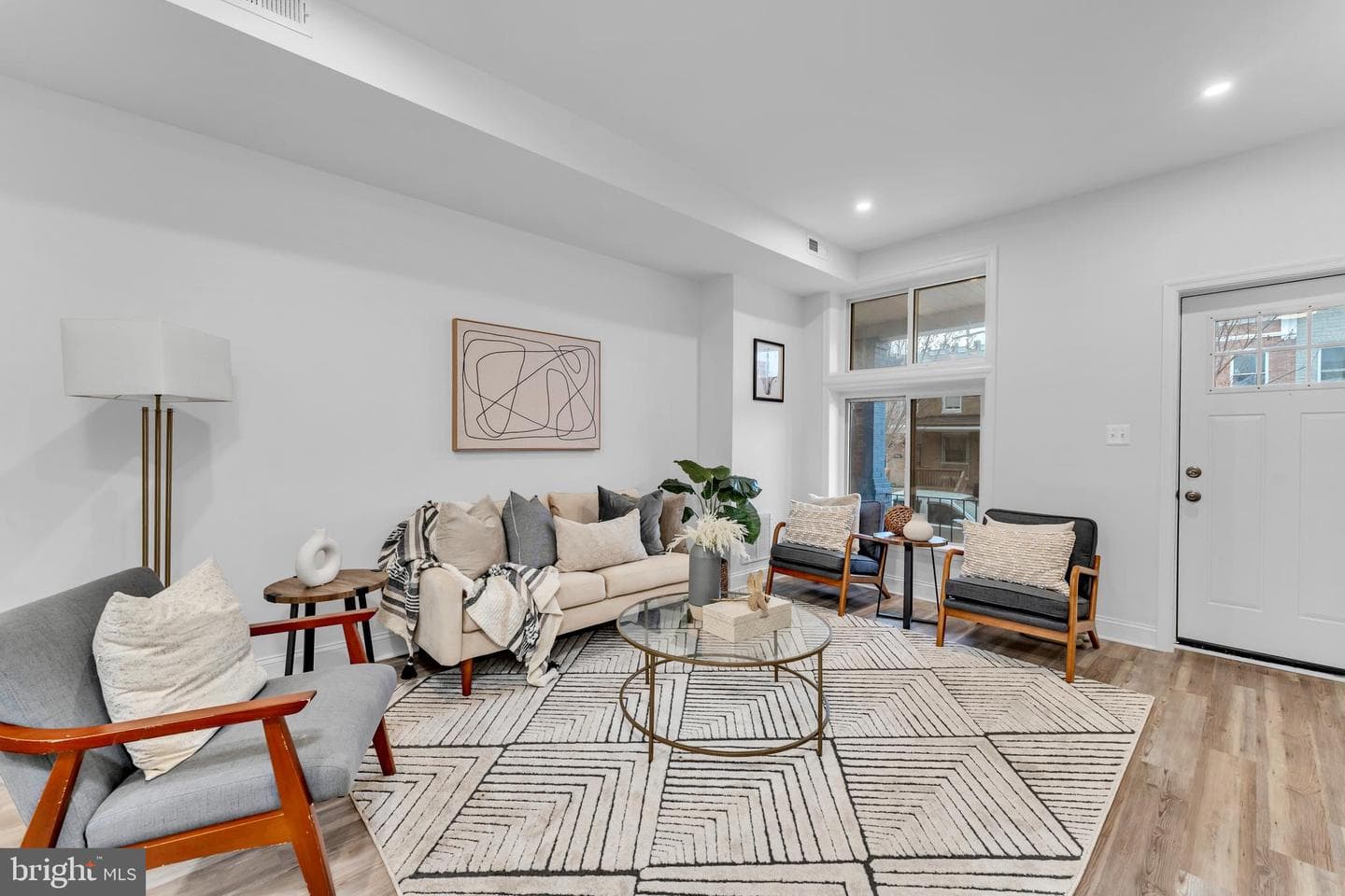 3202 Mcelderry Street photo 7