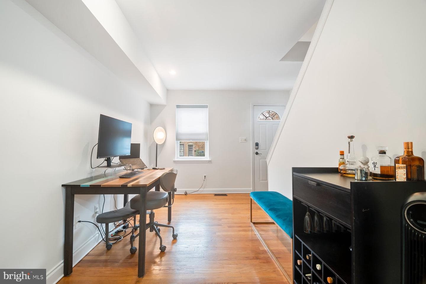 2526 Foster Avenue photo 6