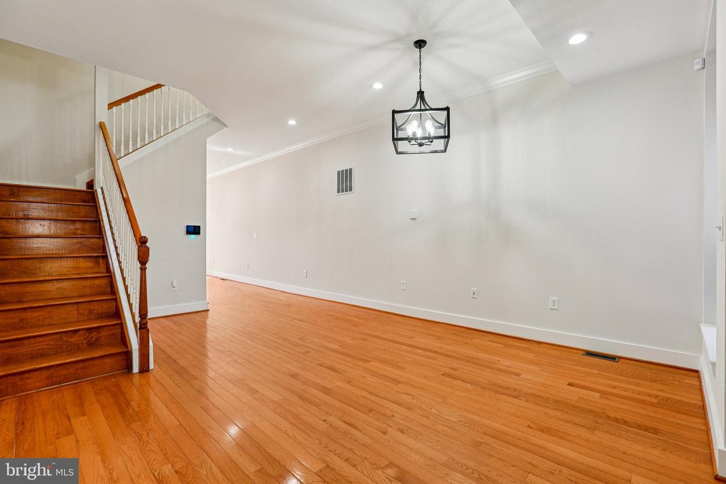 914 Newington Avenue photo 10