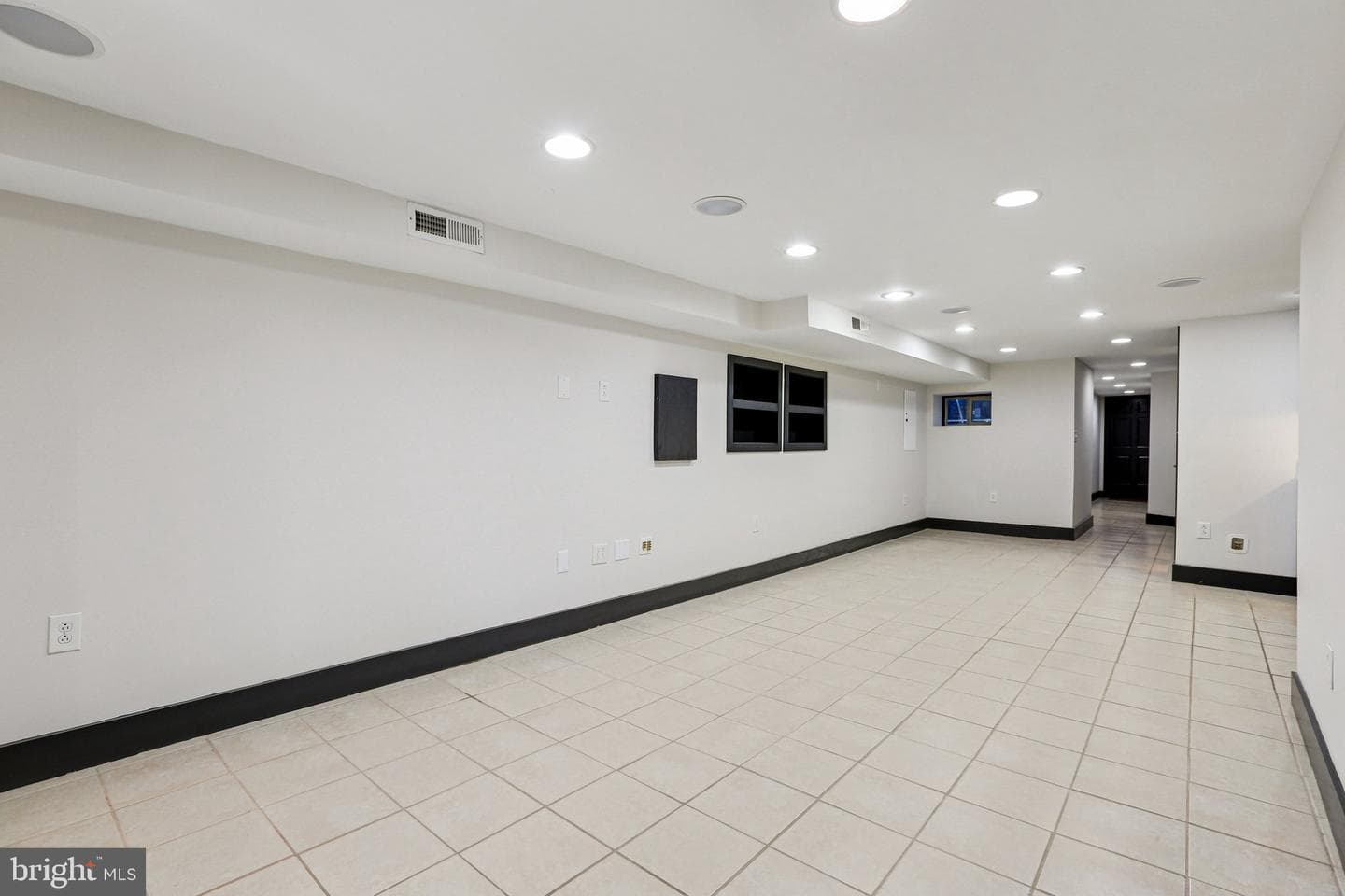 914 Newington Avenue photo 33