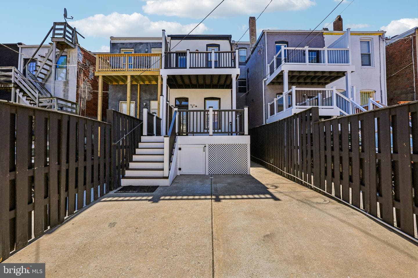 914 Newington Avenue photo 41