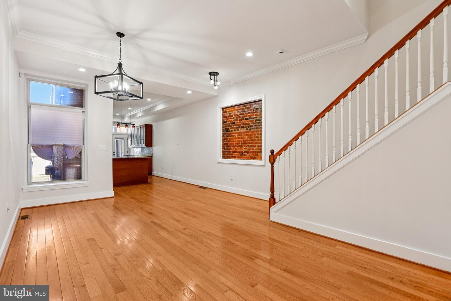 914 Newington Avenue photo 8
