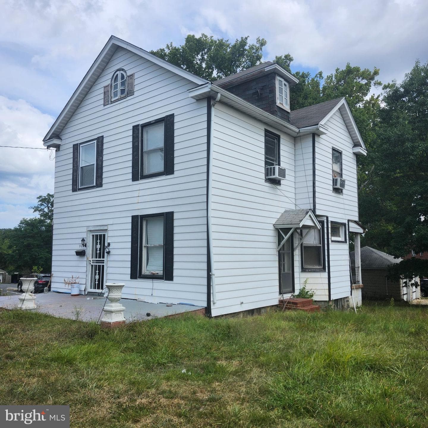 905 Cooks Lane, Baltimore