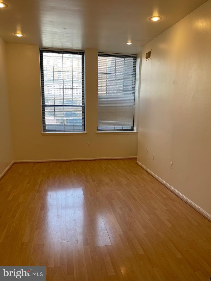 1011 Hunter Street N #f2 photo 14