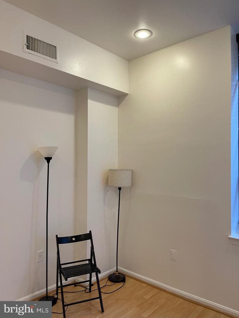 1011 Hunter Street N #f2 photo 18