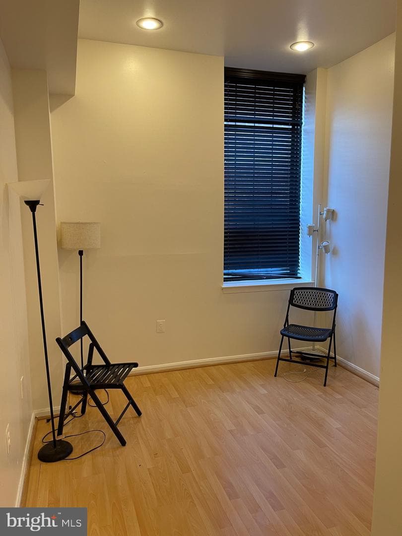 1011 Hunter Street N #f2 photo 22