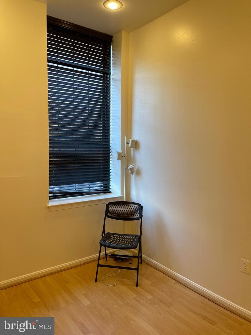 1011 Hunter Street N #f2 photo 24