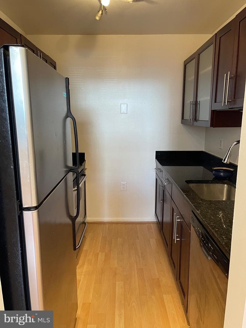 1011 Hunter Street N #f2 photo 28