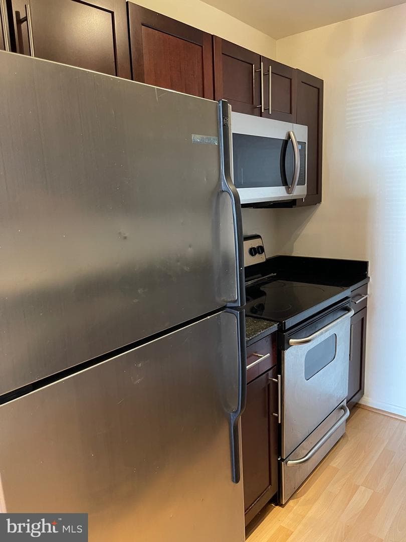 1011 Hunter Street N #f2 photo 30