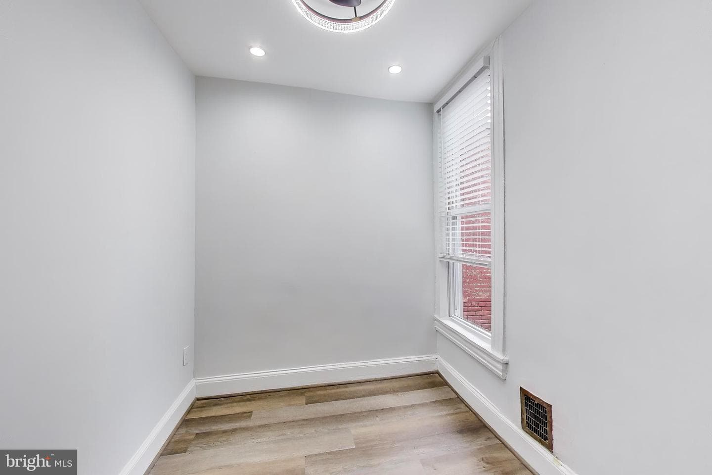 1241 James Street photo 15