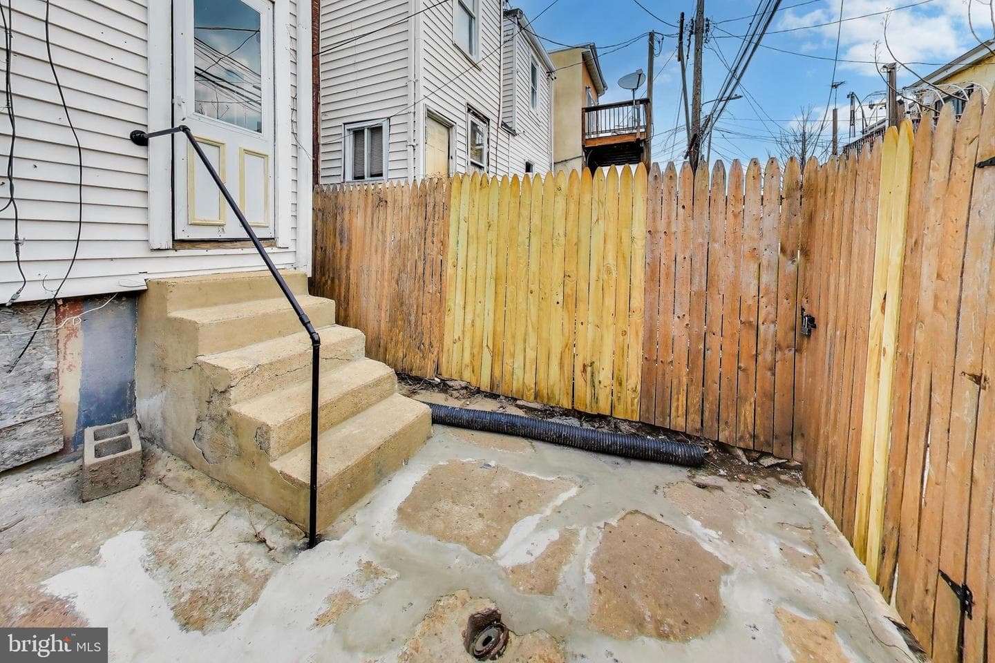 1241 James Street photo 31