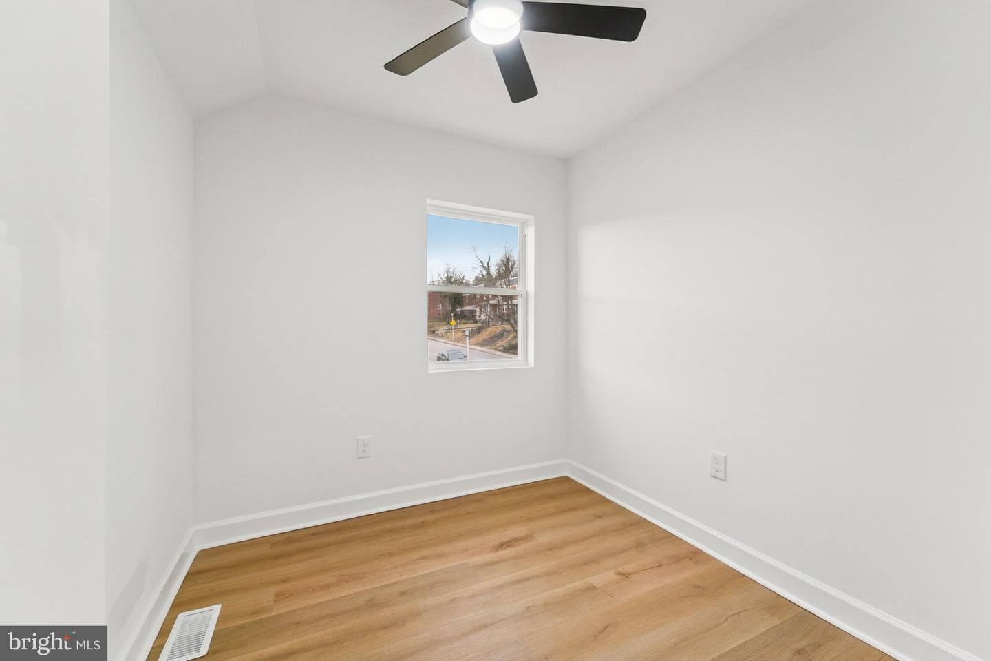 923 North Hill Road photo 14