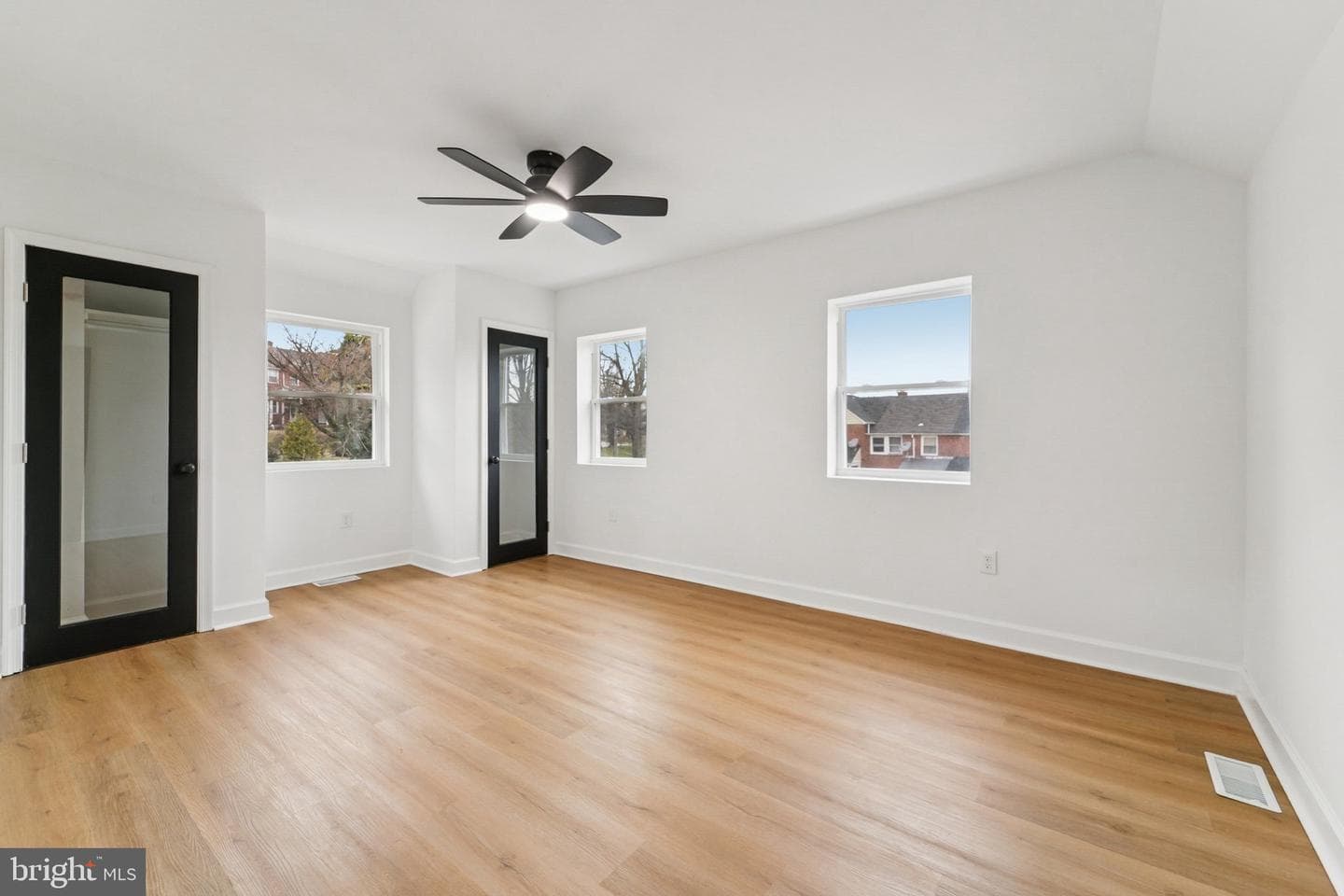 923 North Hill Road photo 16