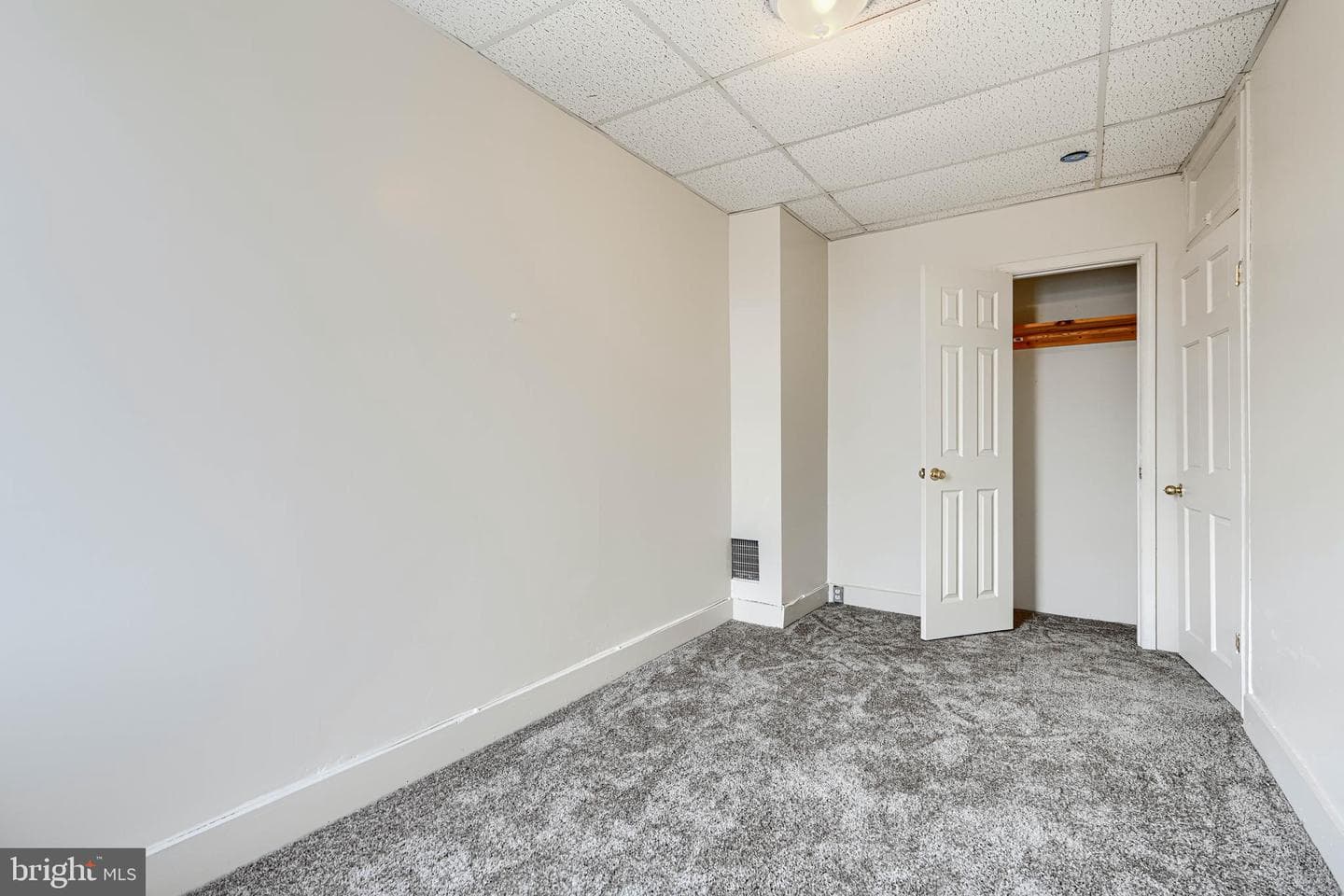 2703 Jefferson Street photo 17