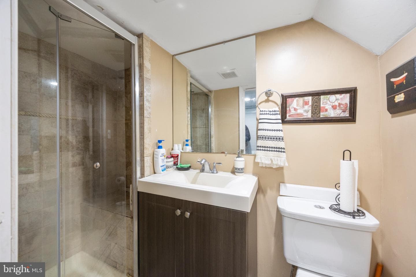 30 N Ellamont Street photo 22