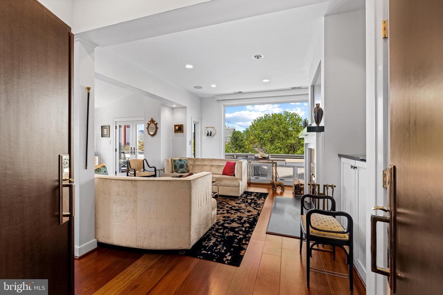 327 Warren Avenue #j photo 3