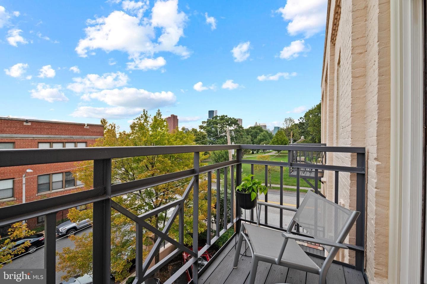 327 Warren Avenue #j photo 33