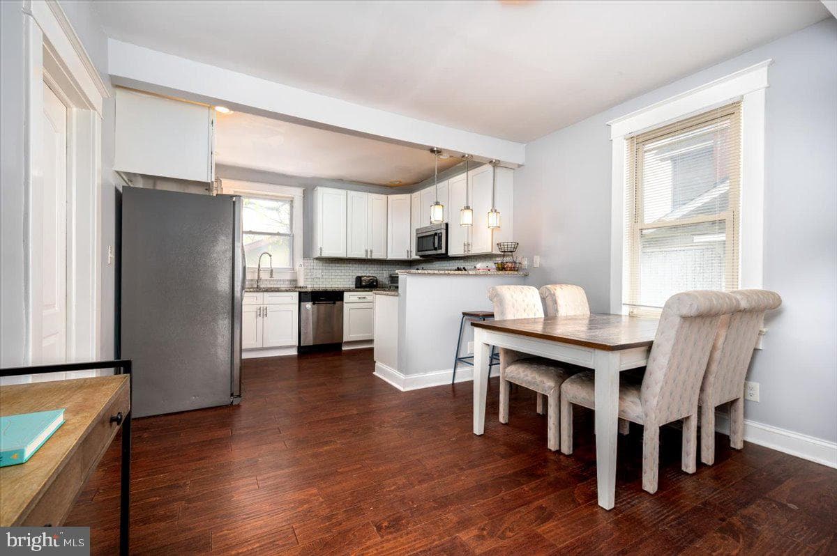 3202 E Northern Parkway photo 12