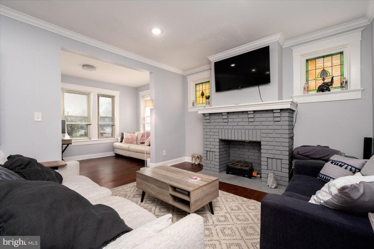 3202 E Northern Parkway photo 8