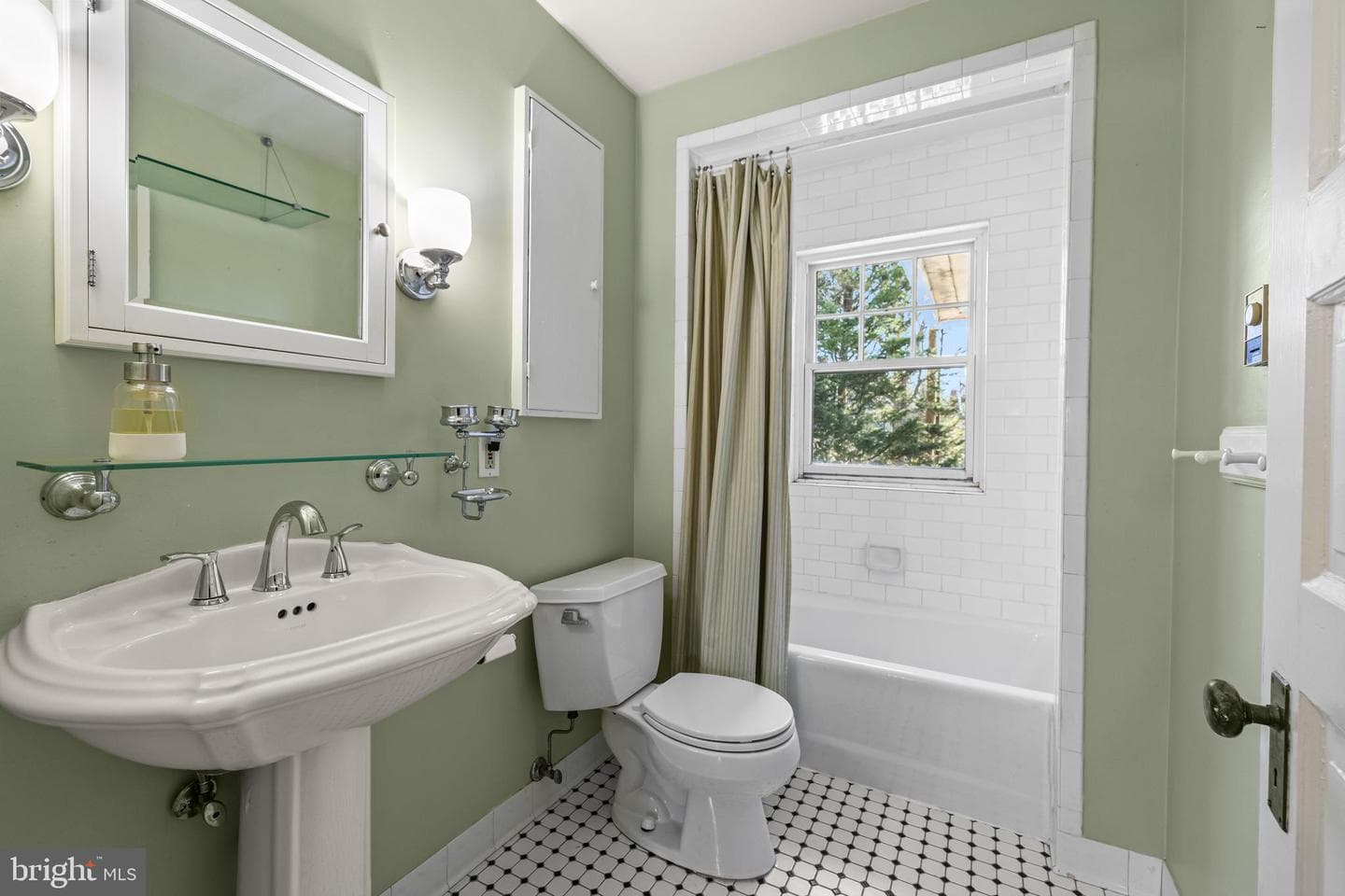 225 Hawthorne Road photo 31