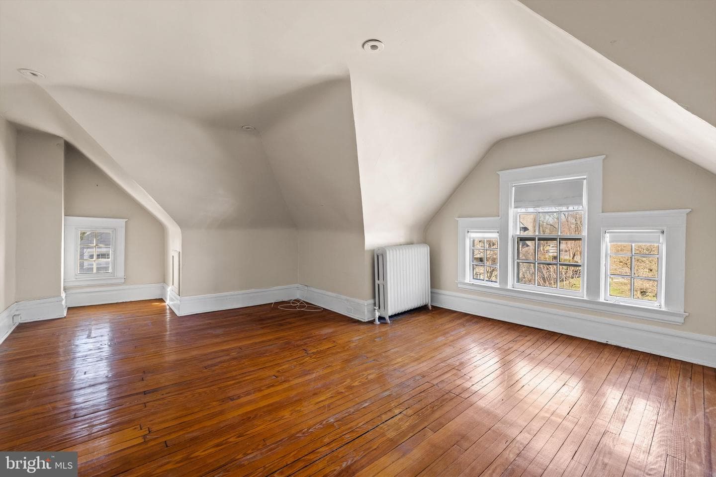 225 Hawthorne Road photo 53