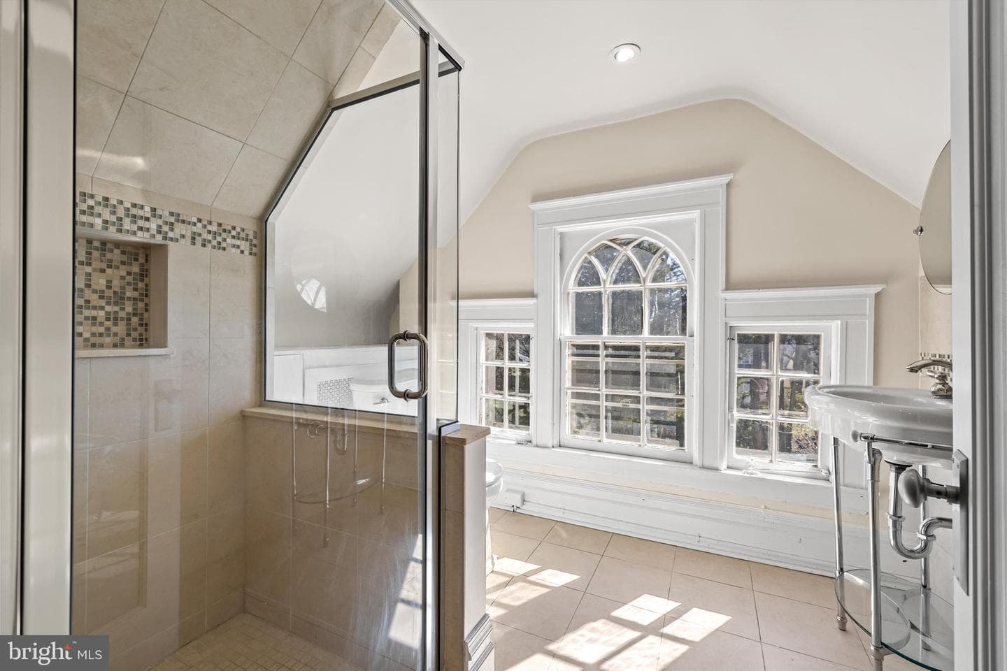 225 Hawthorne Road photo 59