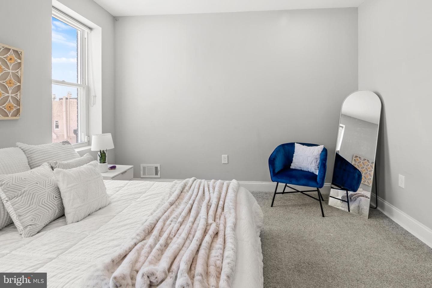 2956 Greenmount Avenue photo 13