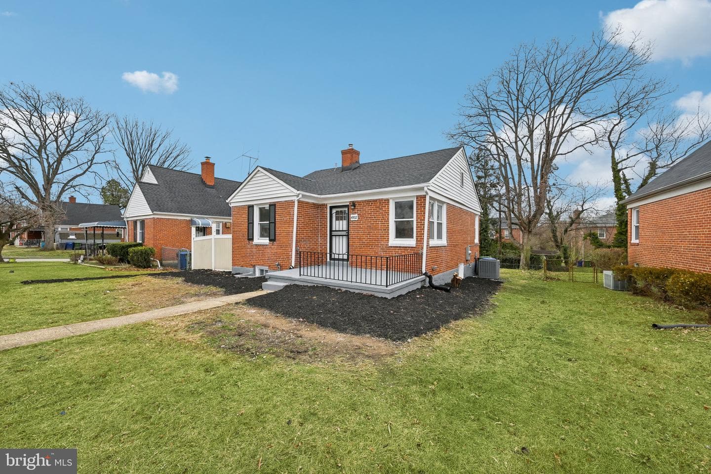 4902 Gilray Drive photo 3