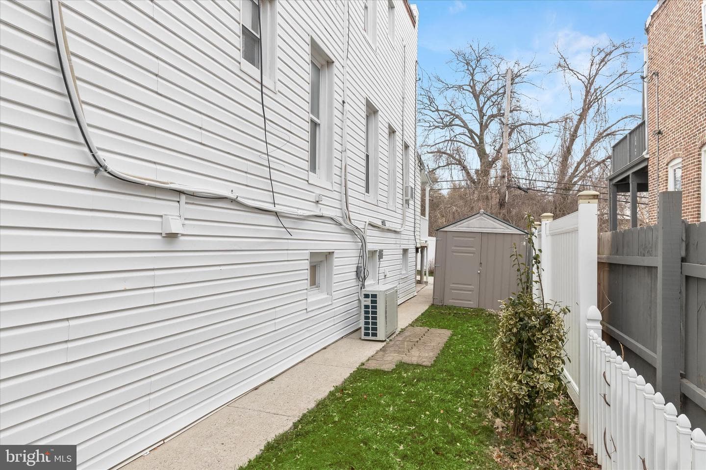 5019 Midwood Avenue photo 33