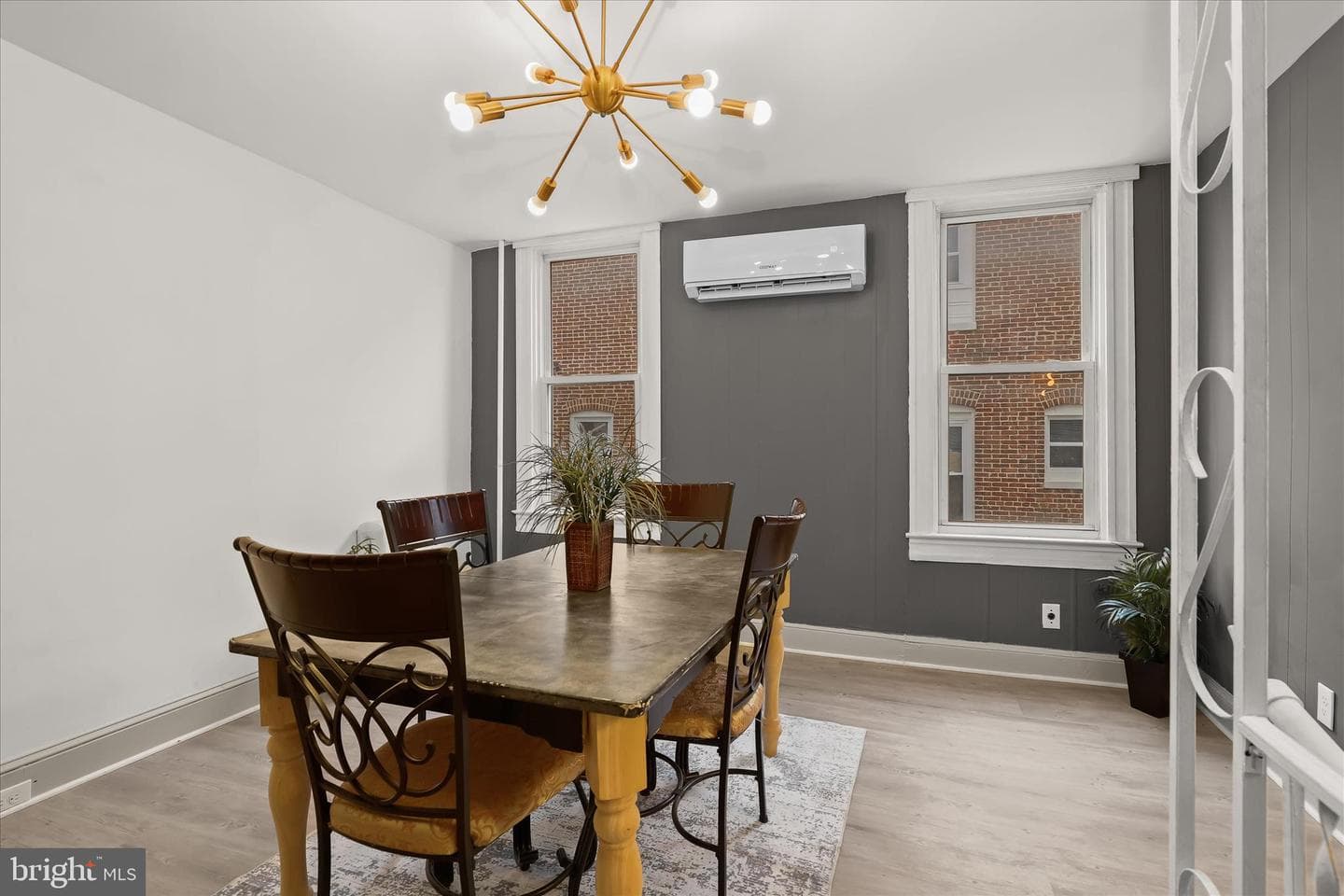5019 Midwood Avenue photo 9