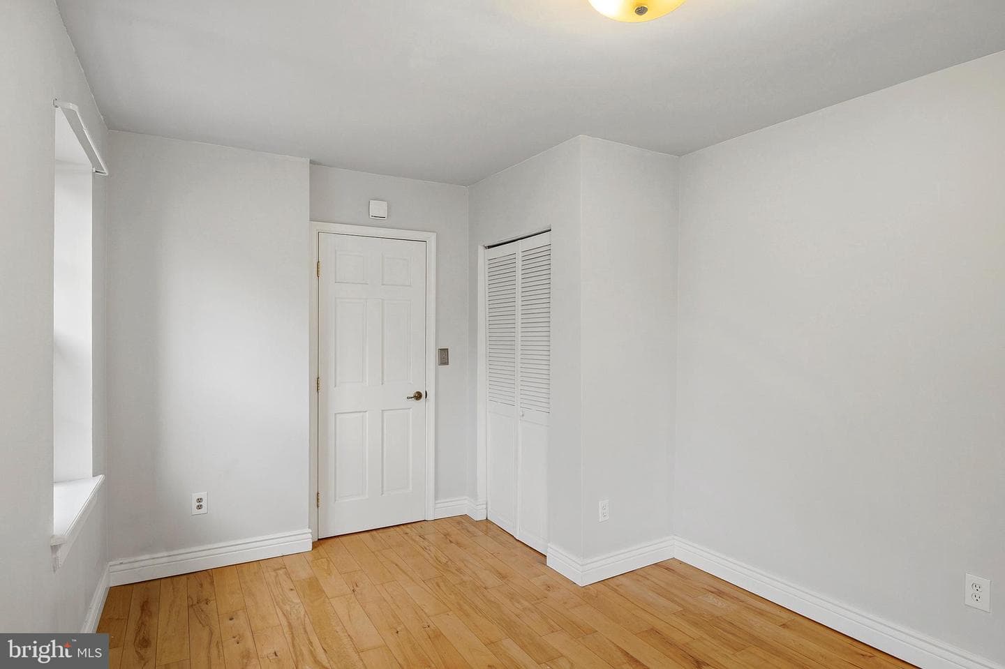 121 W Hamburg Street photo 24