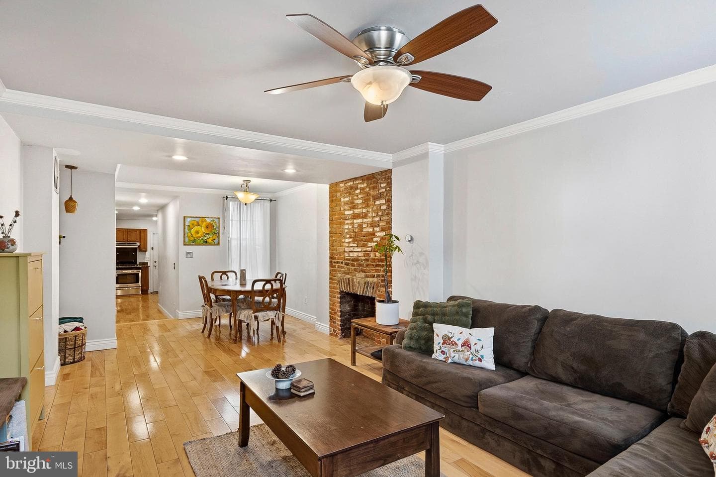 121 W Hamburg Street photo 4