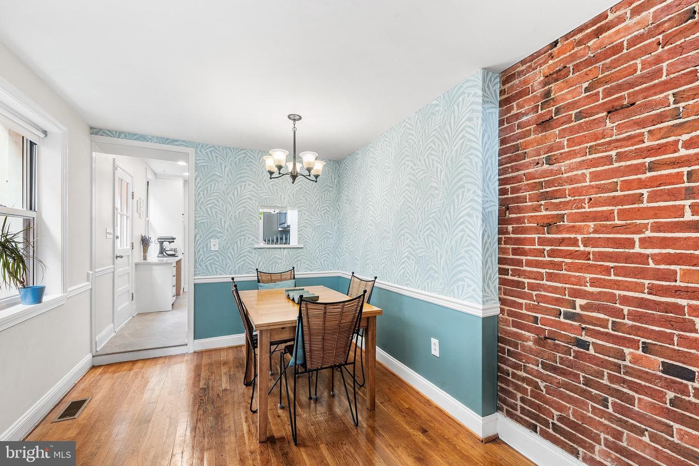 1838 Gough Street photo 12