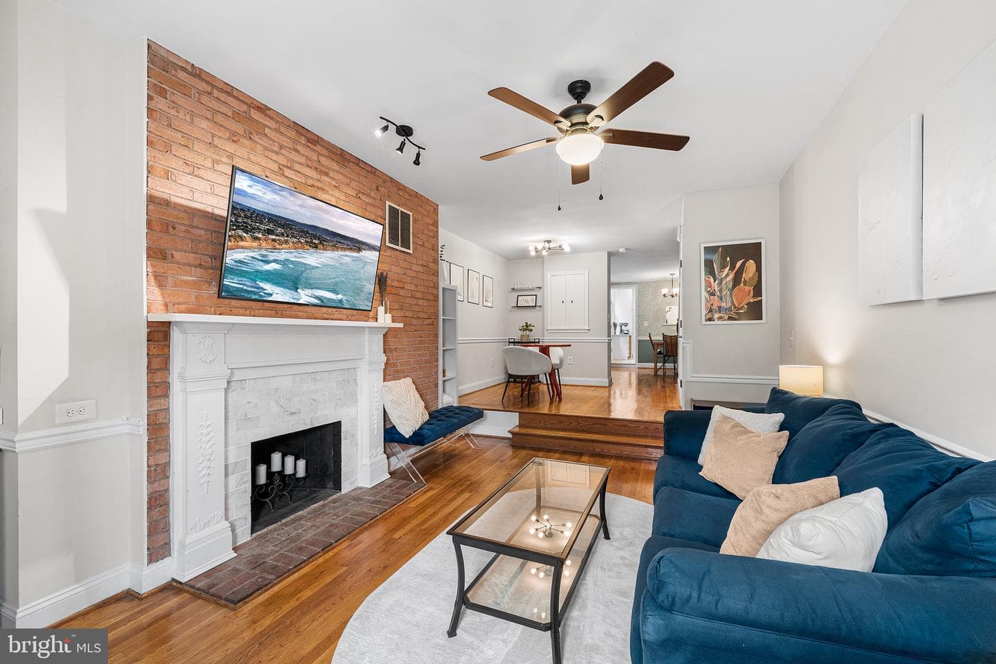 1838 Gough Street photo 3
