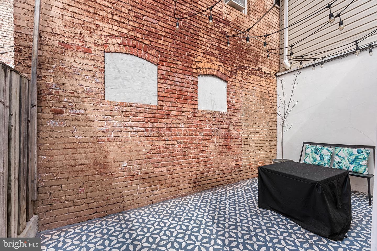 1838 Gough Street photo 35
