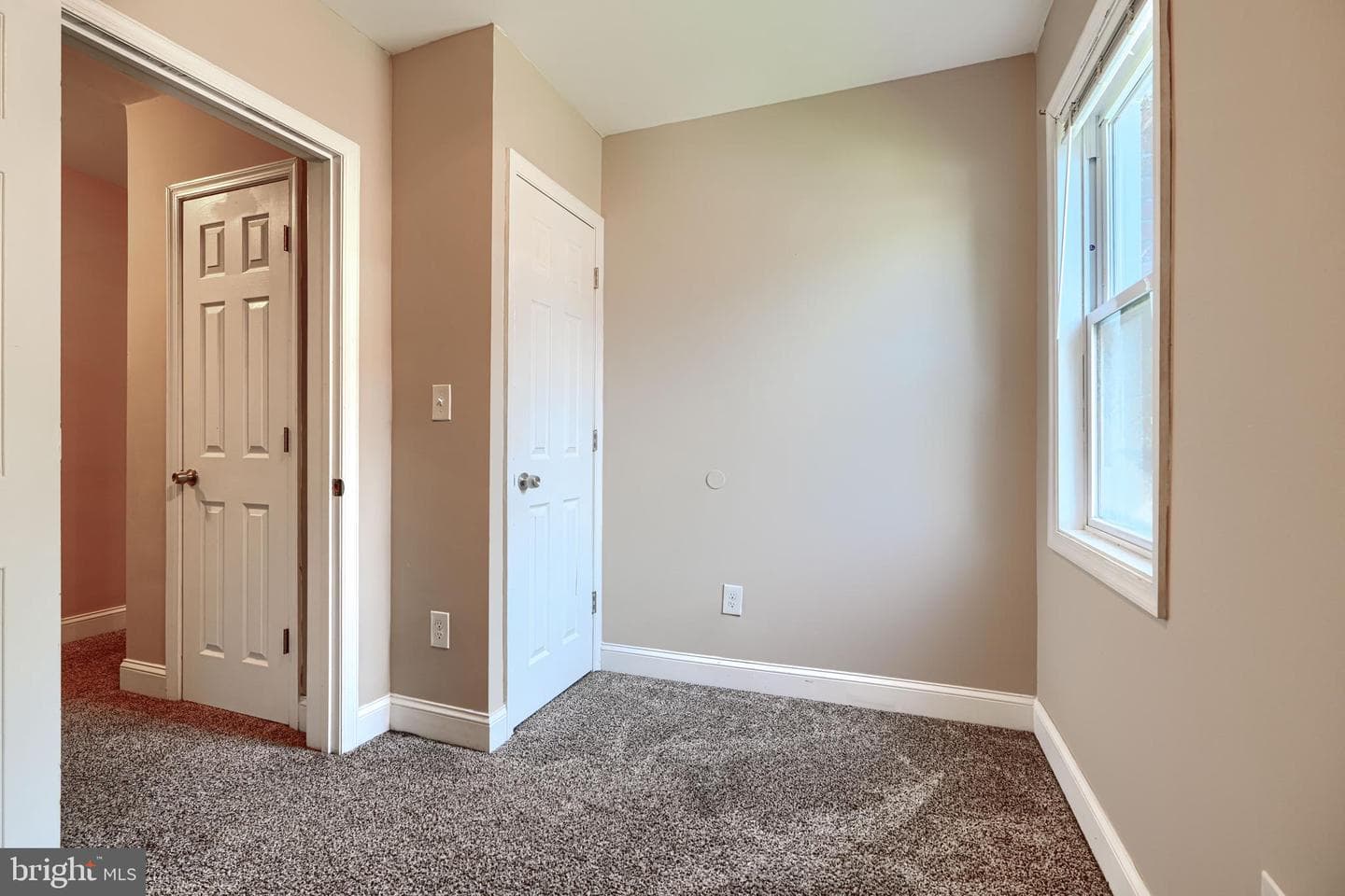 6110 Everall Avenue photo 14