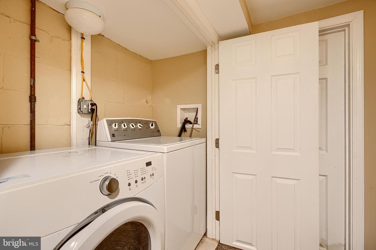 6110 Everall Avenue photo 23