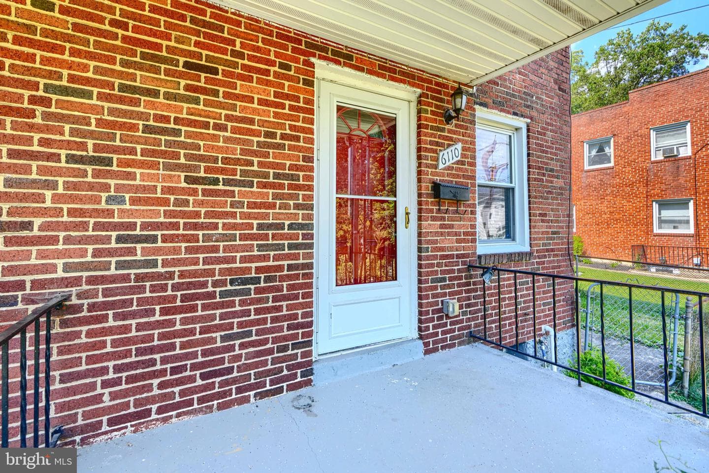 6110 Everall Avenue photo 3