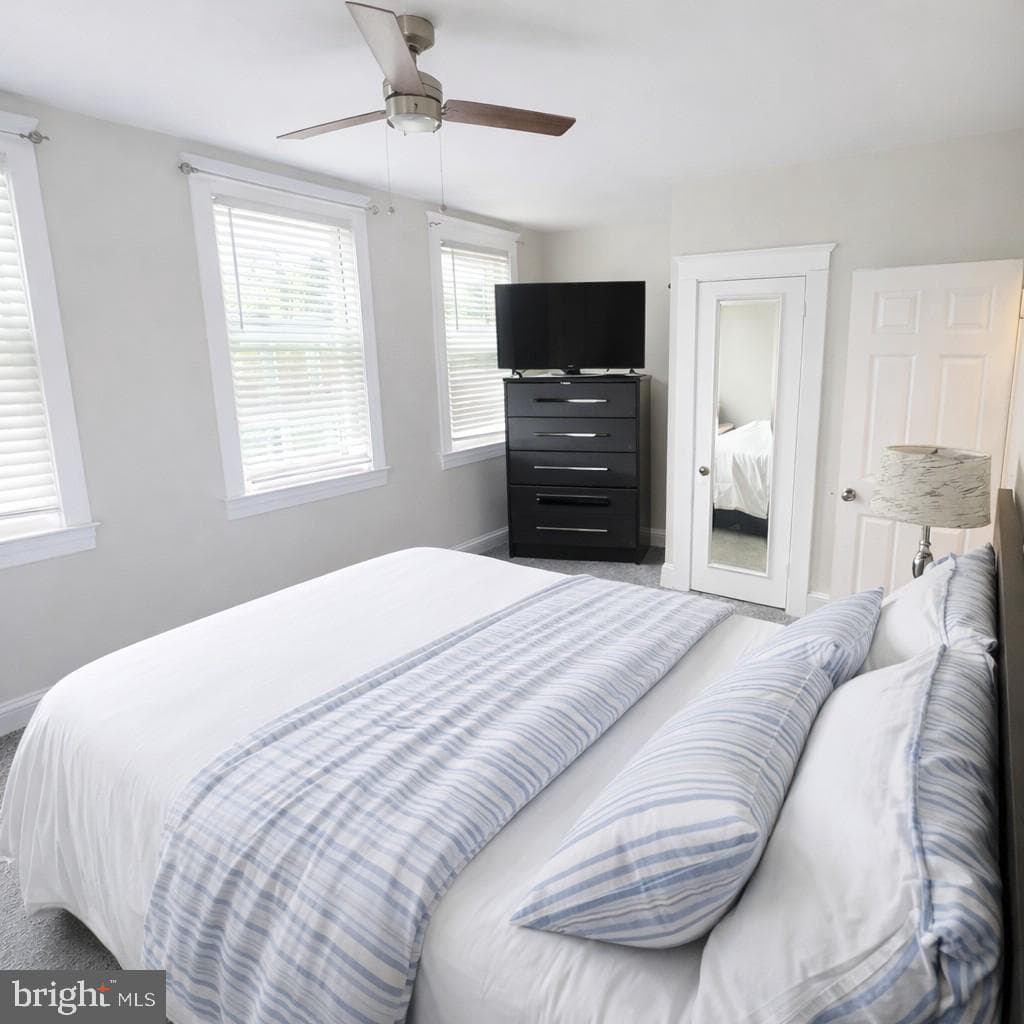 658 Dumbarton Avenue photo 14