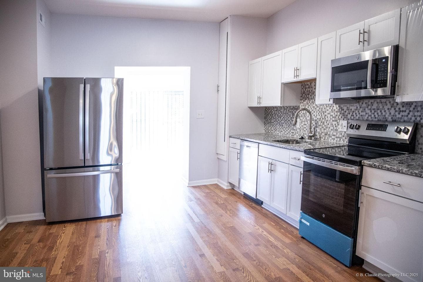 3035 W Belvedere Avenue photo 12