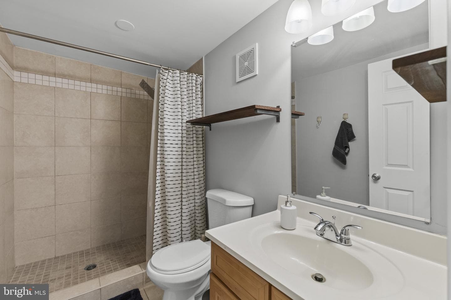 106 N Montford Avenue photo 22