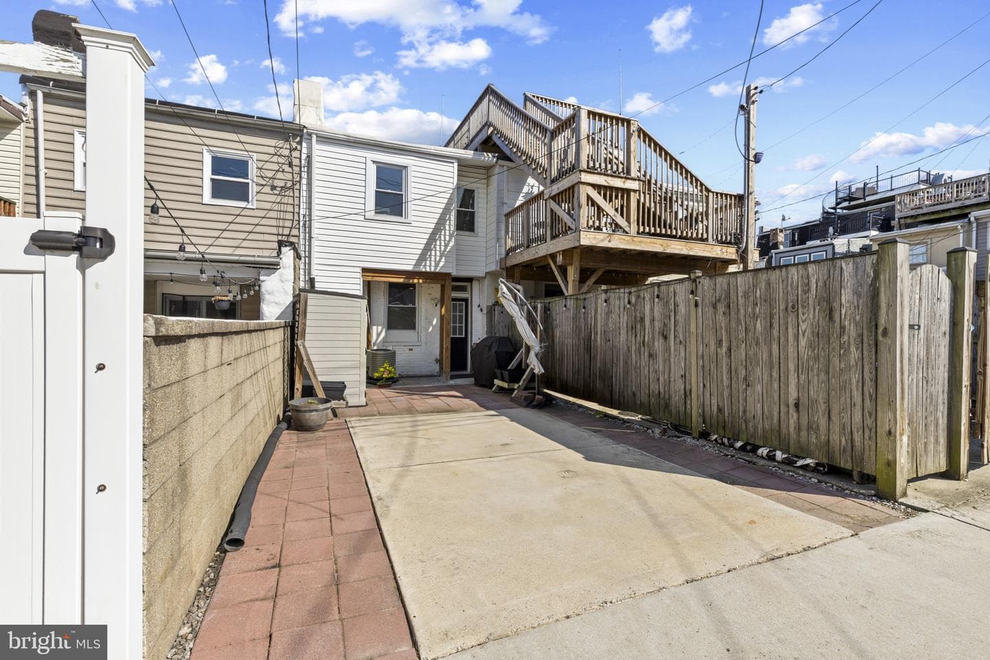 106 N Montford Avenue photo 25